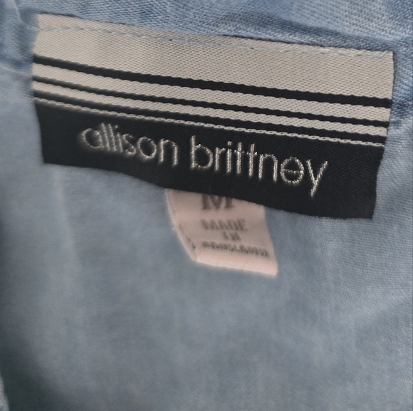 Alisson Brittney Sleeveless Denim Button-Down Dress - Picture 13 of 13